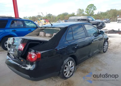 2010 Volkswagen Jetta Limited Edition z USA, uszkodzony, nr VIN 3VWAZ7AJ1AM096355